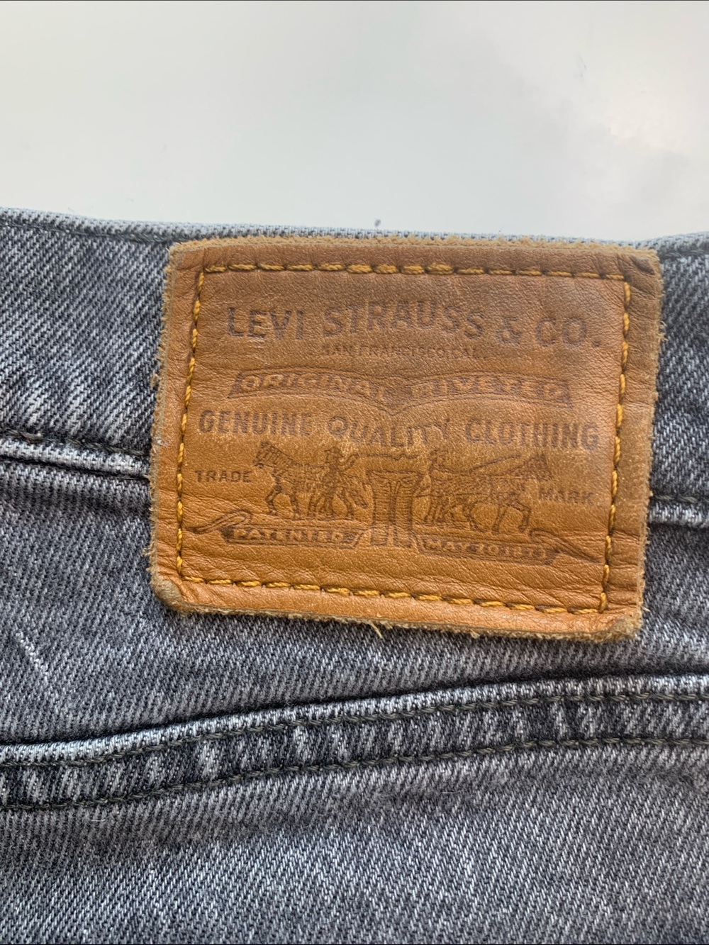 Levi's Premium Denim Washed Gray Slim Straight Jeans, Button Fly - Picture 15 of 15